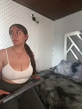 Im_Luuu webcam