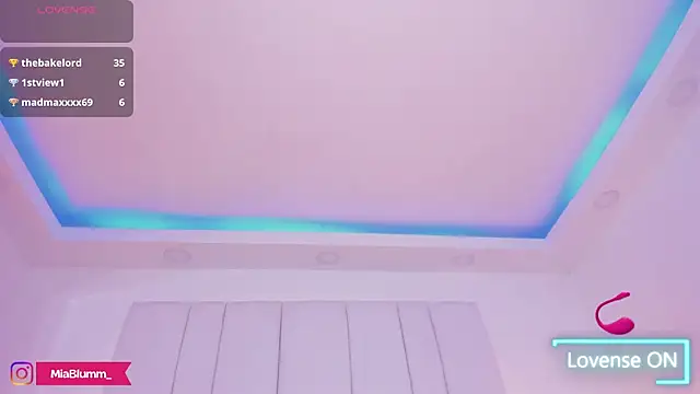 miia_blumm webcam