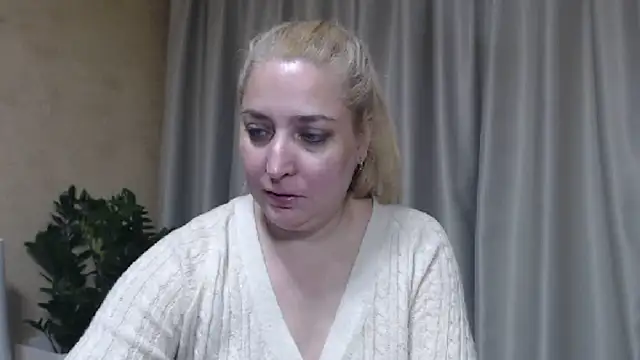 sweetpussy13 webcam