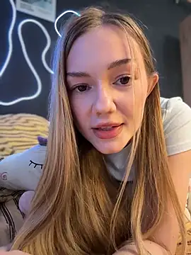 MilaMoone webcam