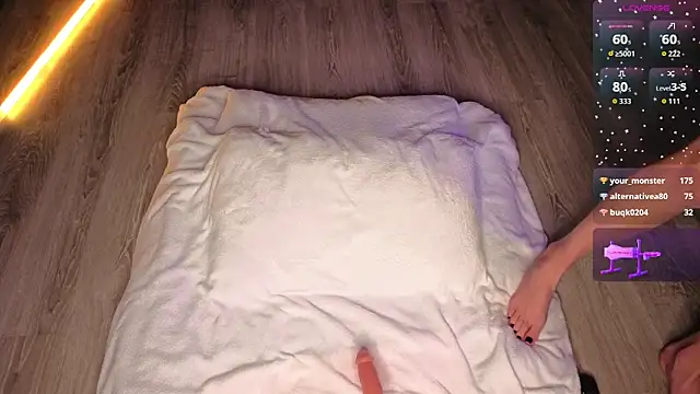 miss_long_legs webcam