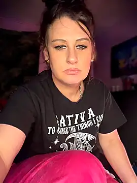 Milfshortcakes live cam