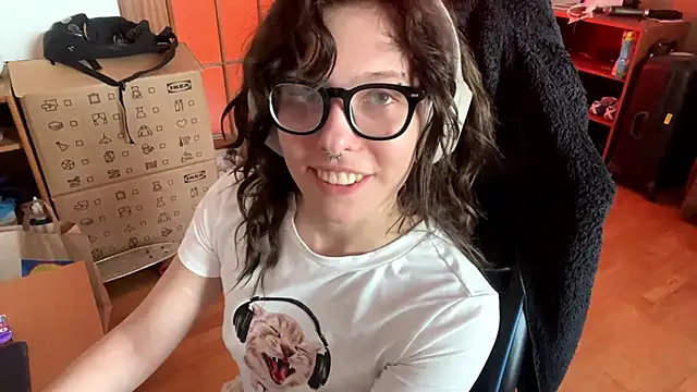 PillowPeachX webcam