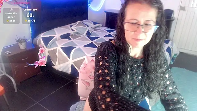 aura_latinax webcam