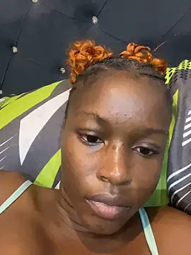 SassyPaulette webcam