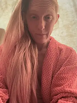 GoldenFlameGoddess webcam