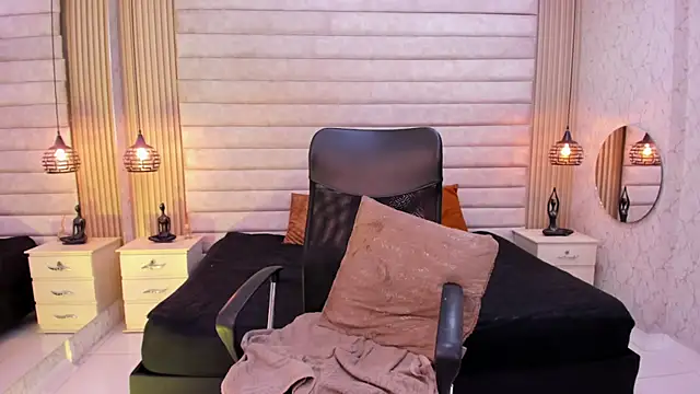 VictoriaaBlair webcam