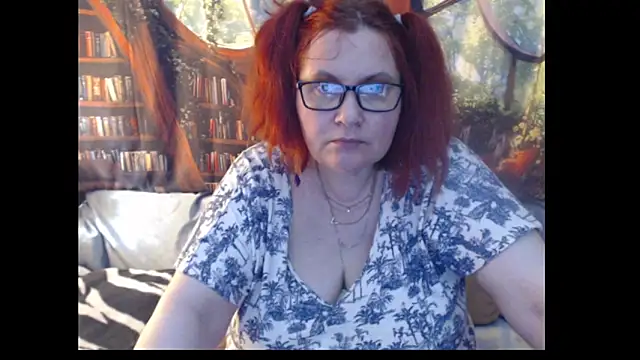 PlayfullMature webcam