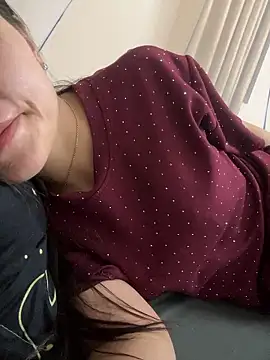 Bella_7777 webcam