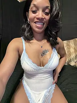 Rakiyahcharms webcam