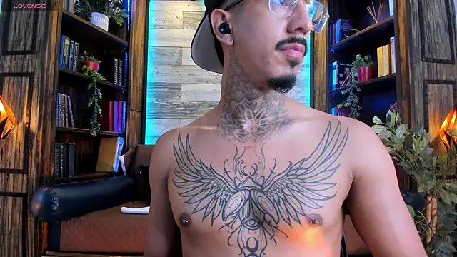 Donovan_Desmond webcam