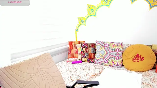 LadyNahir webcam