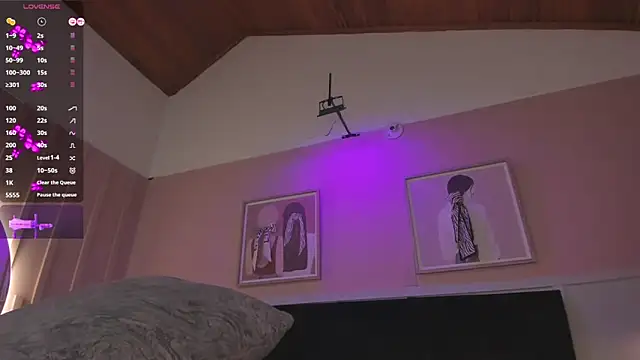 elodie_walker webcam