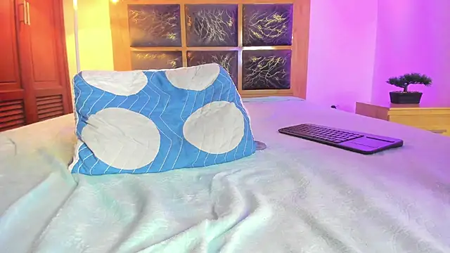 Zoe_sky1 webcam