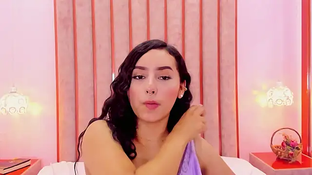 Zoe_Monrow webcam