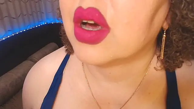 BustyKatty webcam