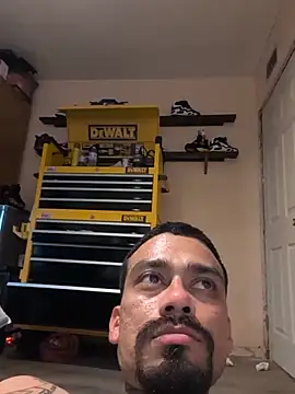Cnutt310 live cam
