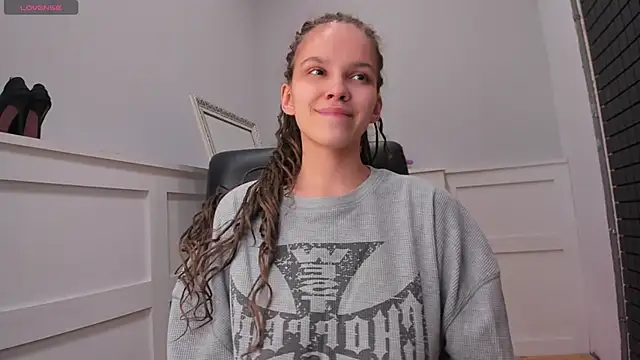AdalynGlows webcam