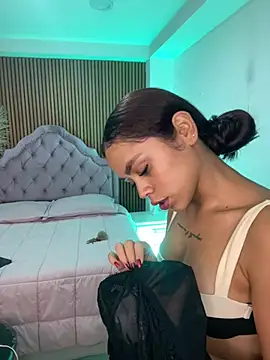 CarolineFyre webcam