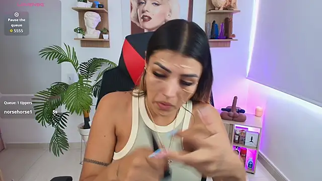SALOOMEE__ webcam