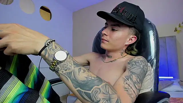 Nascary_Fox webcam