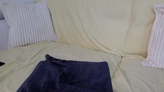 yummy_blonde webcam