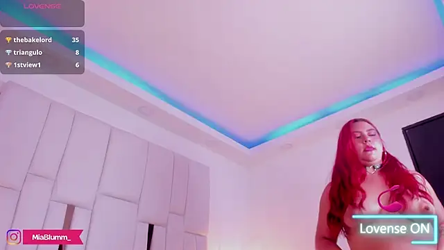 miia_blumm webcam