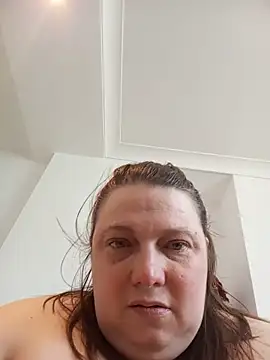 HotHornyEmmaX webcam