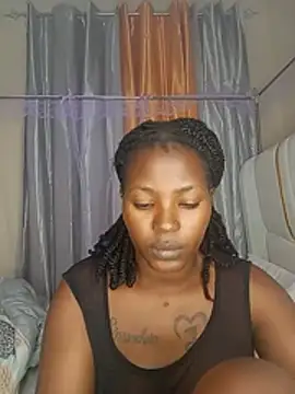 TrishaKalid webcam