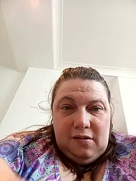 HotHornyEmmaX webcam