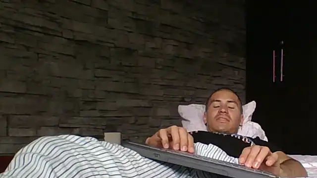 Sexylatin64 webcam