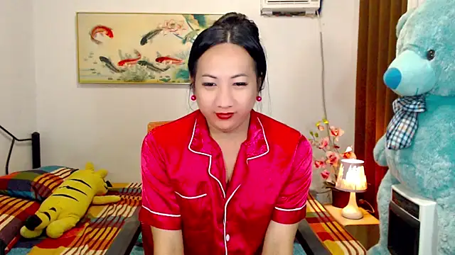 LovelyQueen69 webcam