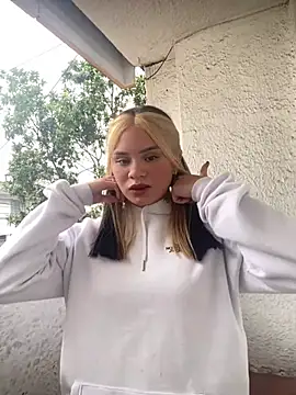 AuroraMoore_Pink webcam