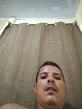 Alvarito_25 webcam