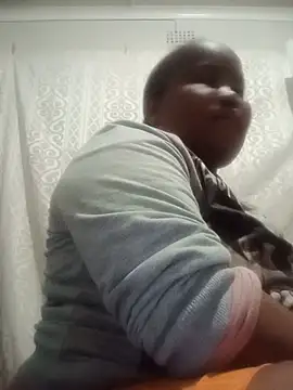 ChubbyMidgetxxx19 webcam
