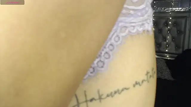 cloe_gold webcam