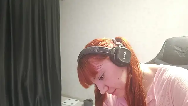 PureSanny webcam