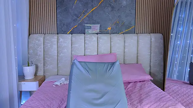 mia_scot webcam