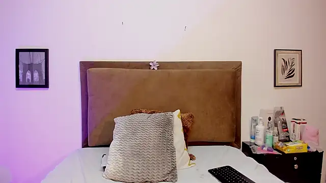 sofy_bonnet1 webcam
