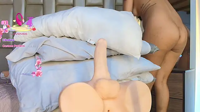 Sweet--Zoe webcam