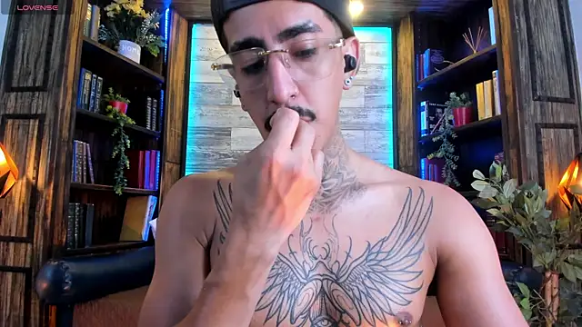 Donovan_Desmond webcam