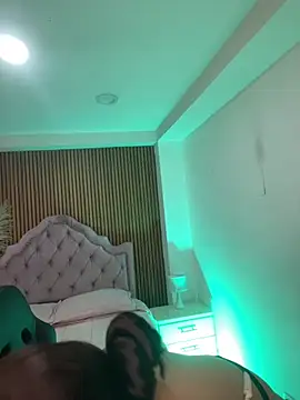 CarolineFyre webcam
