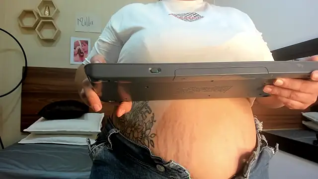 MillaGrey webcam