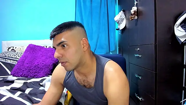 LazyandSniffer28 webcam