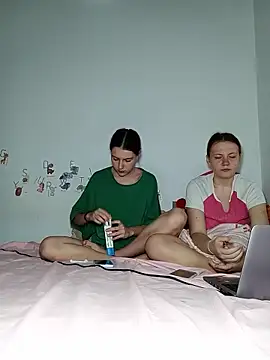 ella_maya webcam
