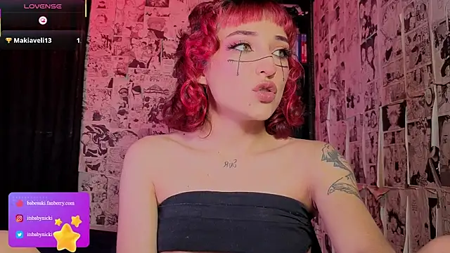 NickiYoung webcam