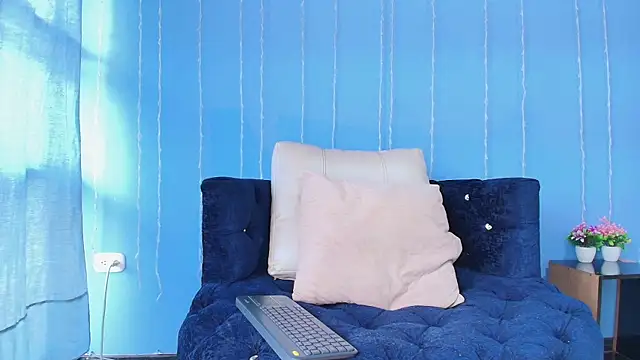 sally_hot18 webcam