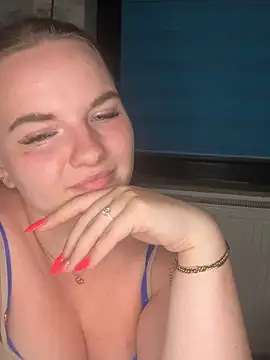 SecretSarah webcam