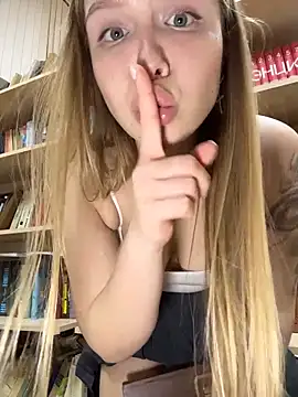 Liza_risky webcam