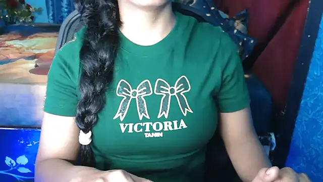 Cuteangle1 webcam